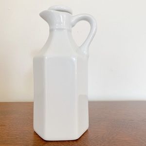 Xcell white porcelain pitcher with stop top